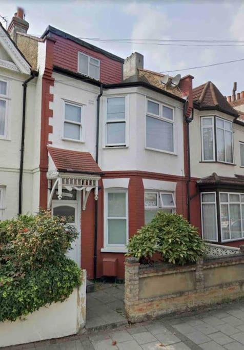 Private Guest Rooms In Tooting ลอนดอน ภายนอก รูปภาพ