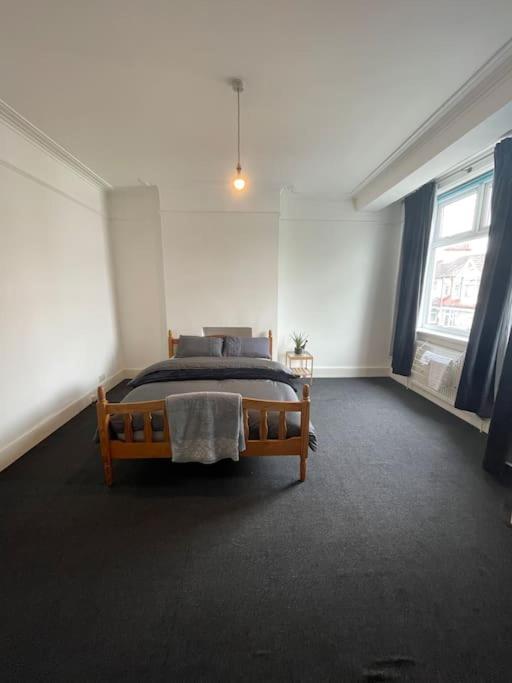 Private Guest Rooms In Tooting ลอนดอน ภายนอก รูปภาพ