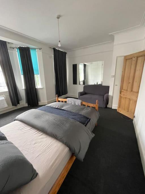Private Guest Rooms In Tooting ลอนดอน ภายนอก รูปภาพ