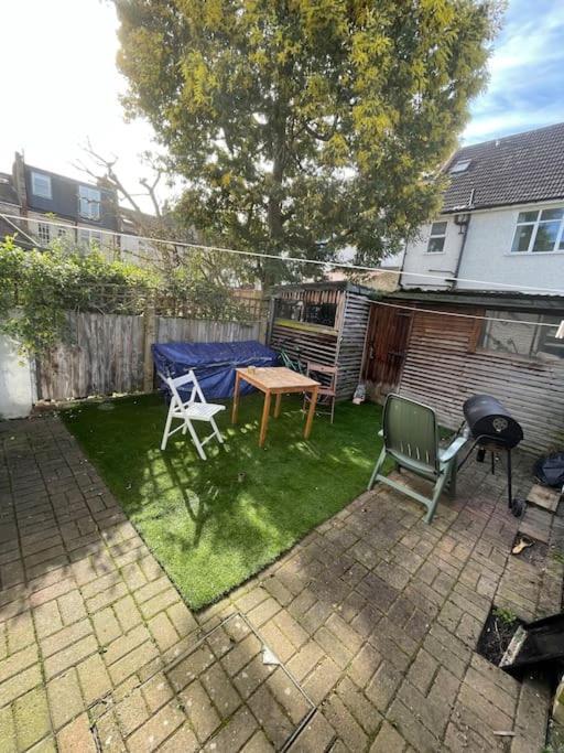 Private Guest Rooms In Tooting ลอนดอน ภายนอก รูปภาพ