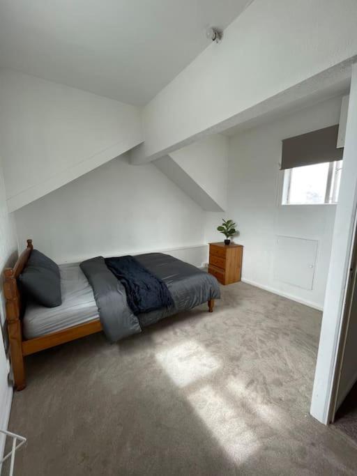Private Guest Rooms In Tooting ลอนดอน ภายนอก รูปภาพ